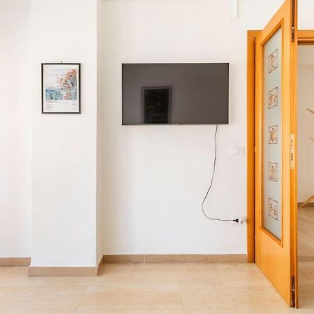 Casa Etruschi - Appartamento Con Posto Auto Livorno Bagian luar foto