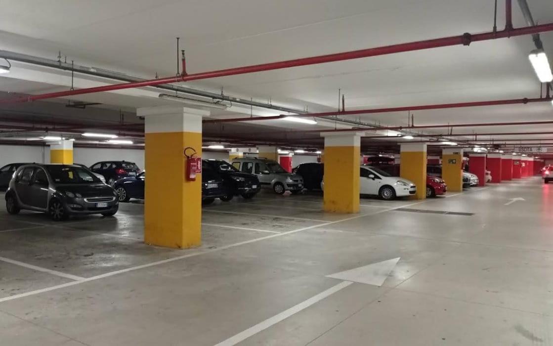 Casa Etruschi - Appartamento Con Posto Auto Livorno Bagian luar foto