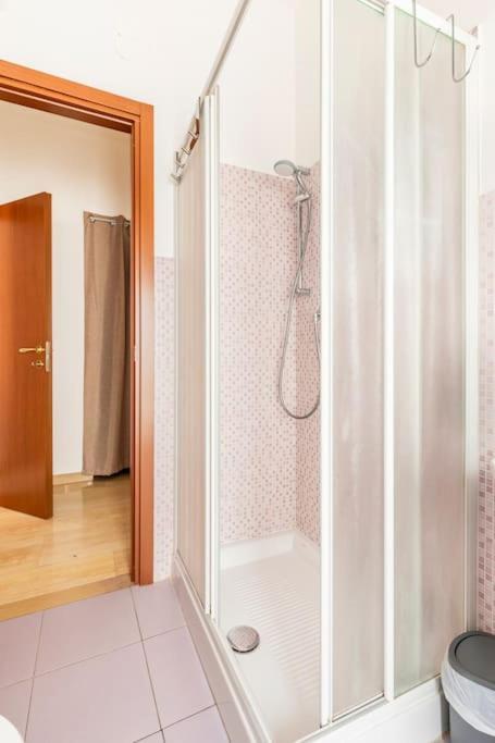 Casa Etruschi - Appartamento Con Posto Auto Livorno Bagian luar foto